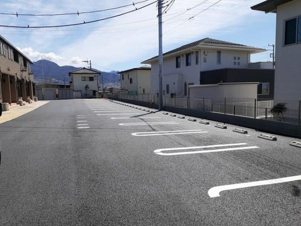 山梨市小原東のアパート