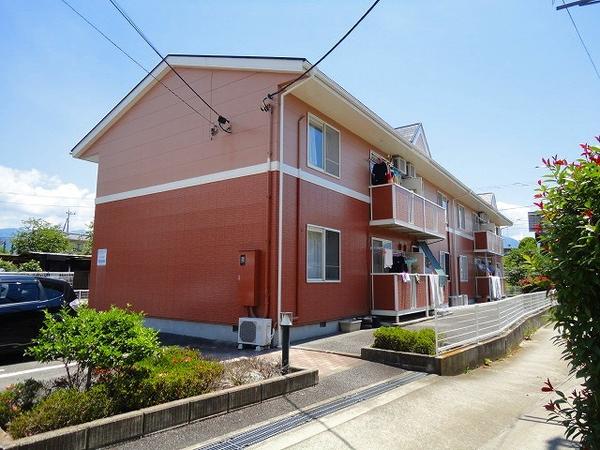山梨市北のアパート