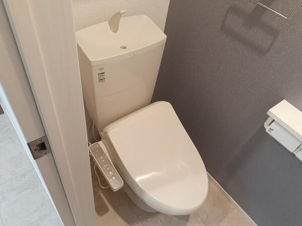中央市西花輪のアパート