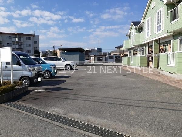 甲府市中小河原町のアパート