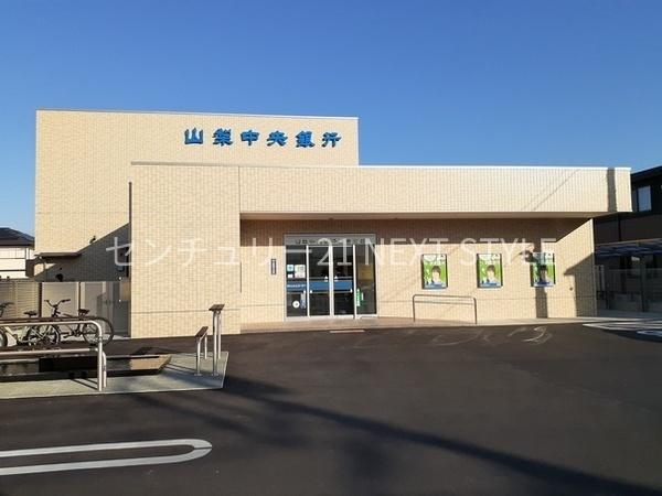 中央市西花輪のアパート