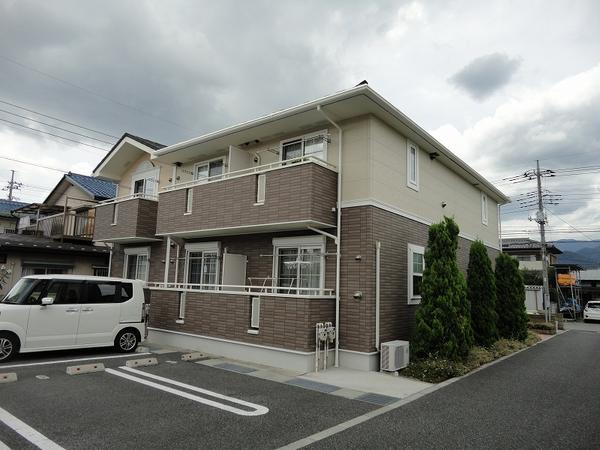 甲府市青葉町のアパート