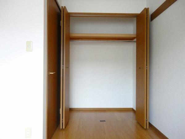 笛吹市石和町東油川のアパート