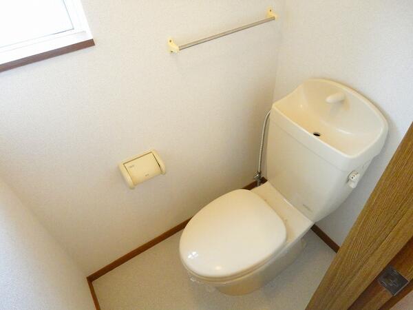 笛吹市石和町東油川のアパート