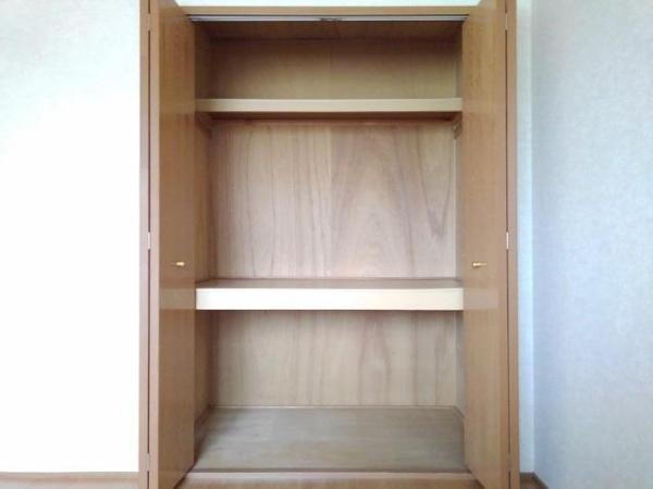 中央市布施のアパート