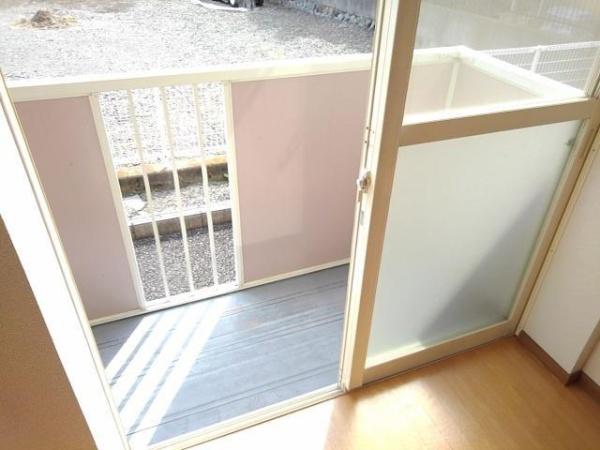 中央市布施のアパート