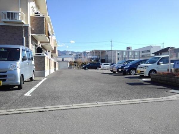 甲府市池田１丁目のアパート