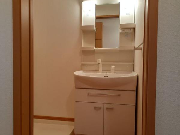 甲府市池田１丁目のアパート