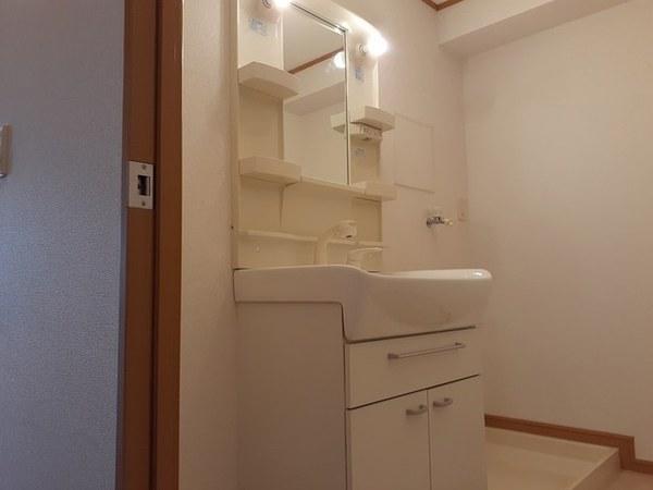 甲斐市西八幡のマンション