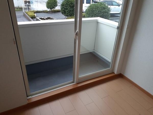 南アルプス市西南湖のアパート
