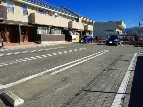 南アルプス市西南湖のアパート