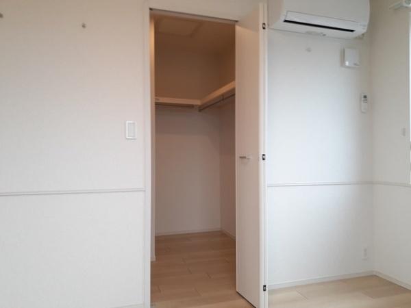 南アルプス市在家塚のアパート