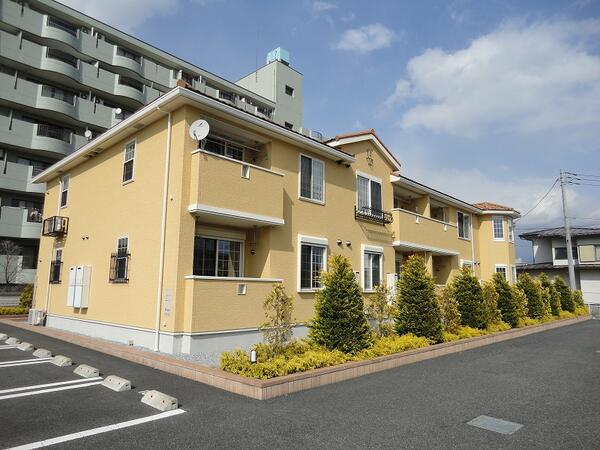 笛吹市石和町八田のアパート