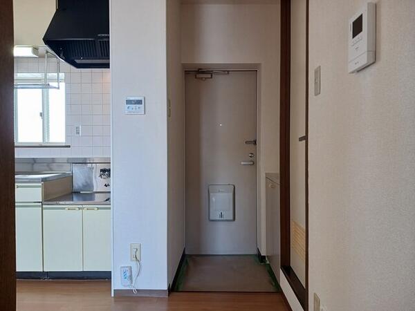 中央市中楯のアパート