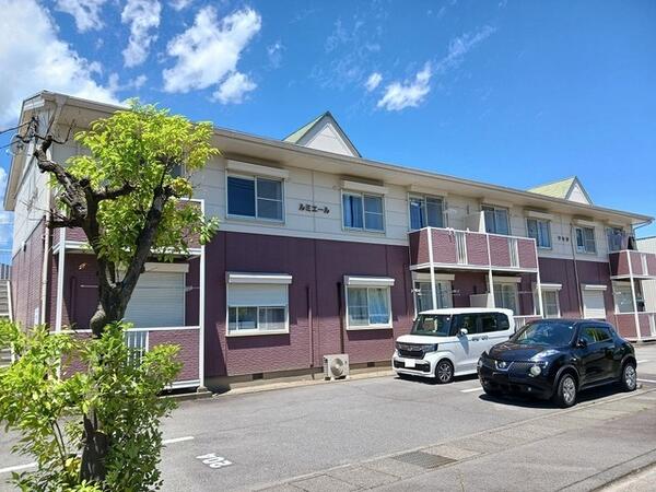 中央市中楯のアパート