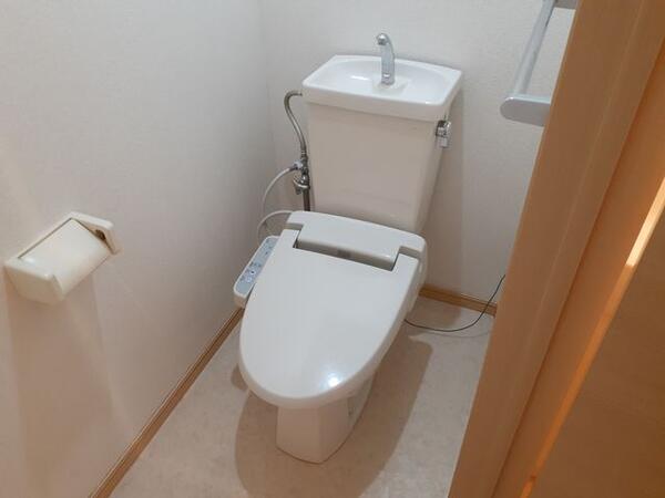 中央市西花輪のアパート