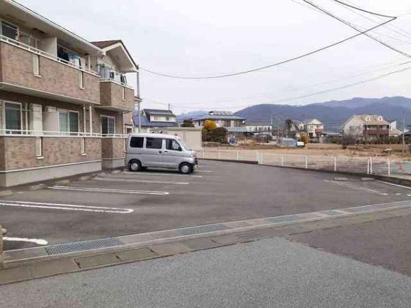 甲斐市龍地のアパート