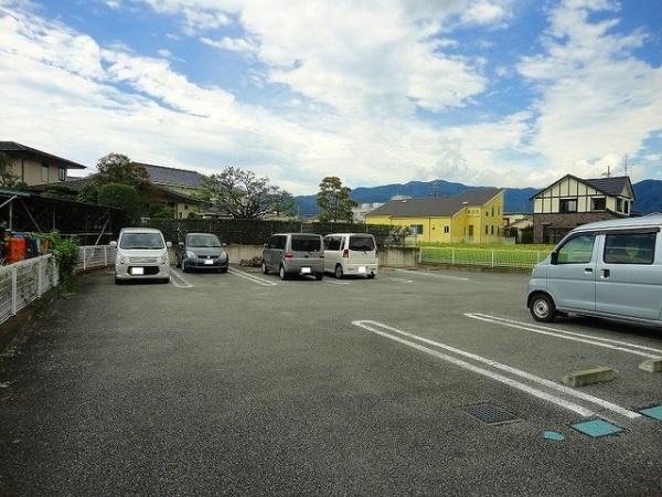 甲府市下飯田２丁目のアパート