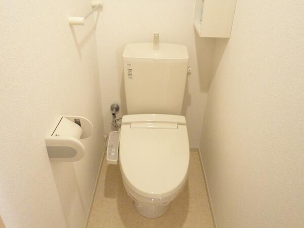 中巨摩郡昭和町清水新居のアパート