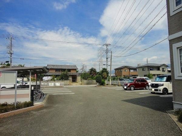 甲府市中小河原町のアパート