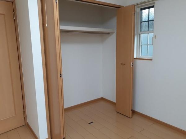 中巨摩郡昭和町築地新居のアパート