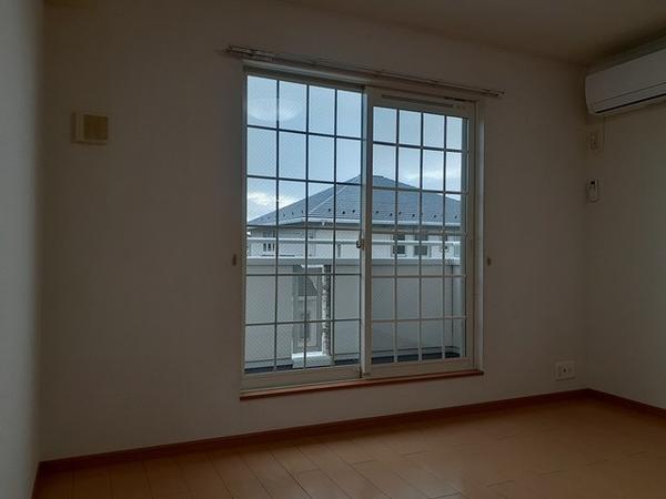 中巨摩郡昭和町築地新居のアパート