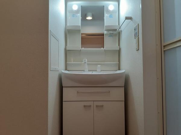 中巨摩郡昭和町築地新居のアパート