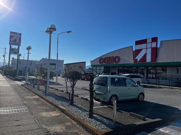 笛吹市春日居町桑戸のアパート(オギノ春日居店)