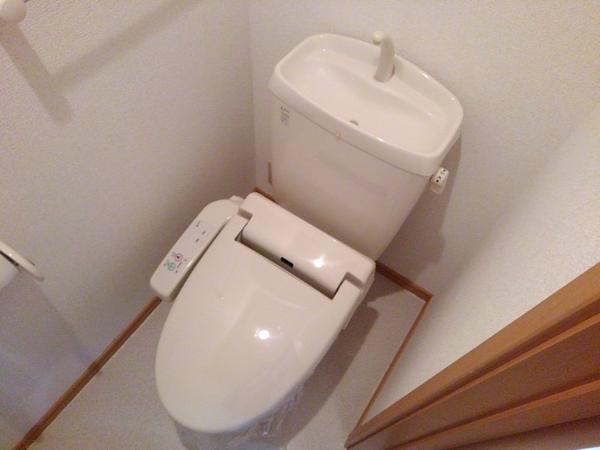 甲府市国母８丁目のアパート