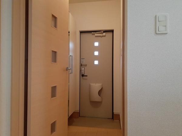 中巨摩郡昭和町築地新居のアパート