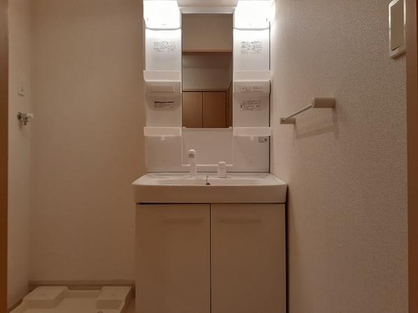 中巨摩郡昭和町築地新居のアパート