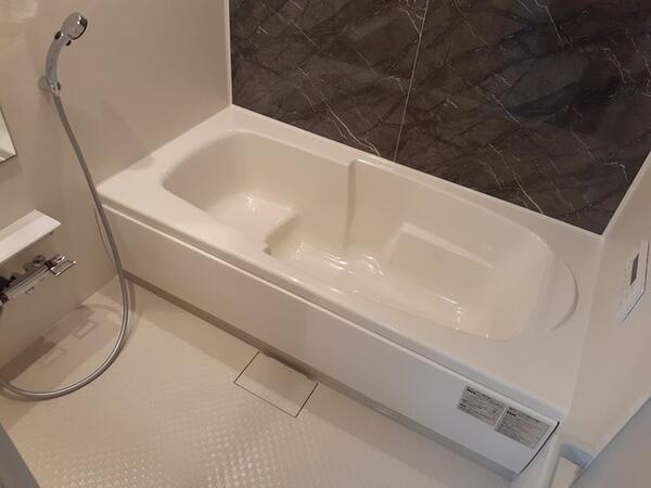 中央市西花輪のアパート