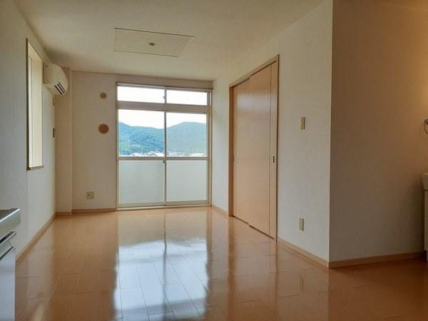 甲斐市島上条のアパート