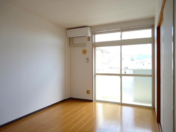甲斐市島上条のアパート