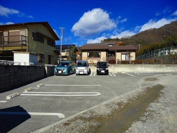 甲府市岩窪町のアパート