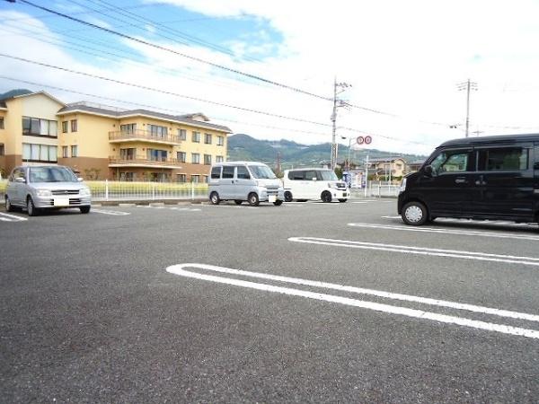 山梨市落合のアパート