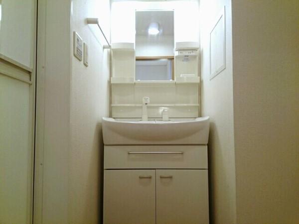 山梨市落合のアパート