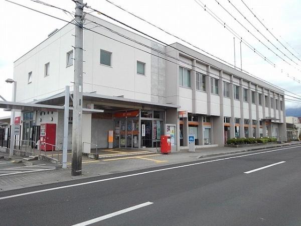 中央市西花輪のアパート