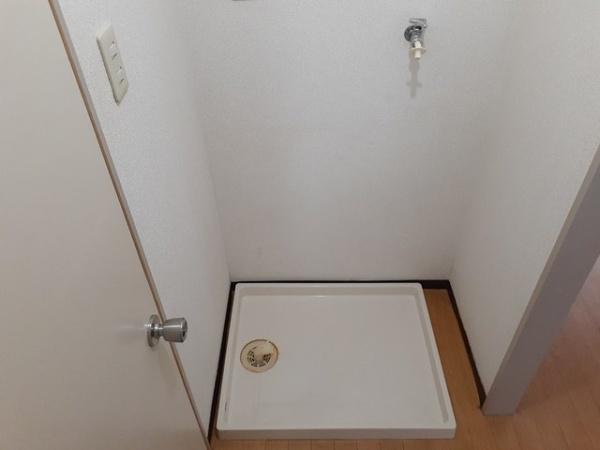 中央市西花輪のアパート