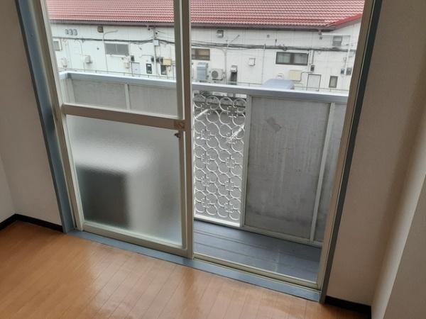 中央市西花輪のアパート