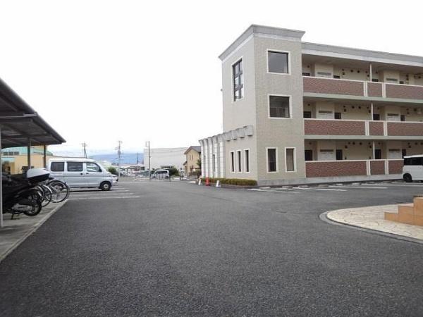 甲斐市西八幡のマンション