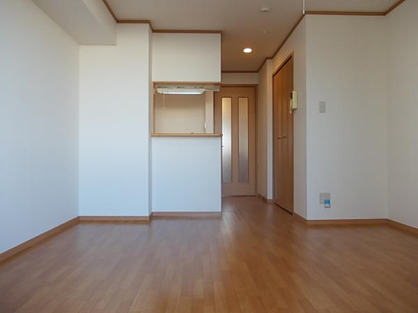 中央市西花輪のアパート