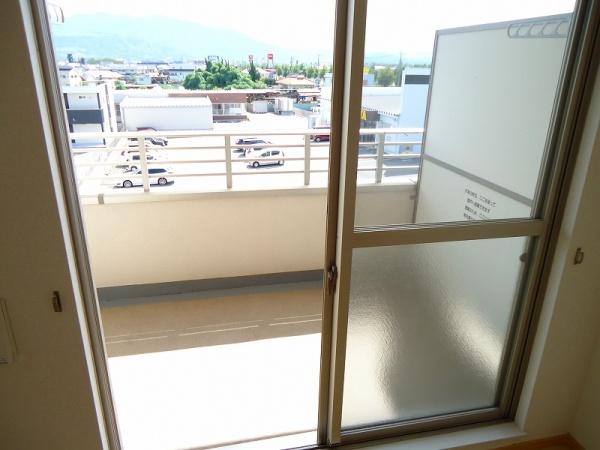 中巨摩郡昭和町河西のマンション