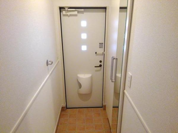 中央市中楯のアパート