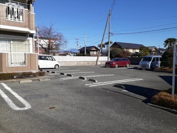 南アルプス市十日市場のアパート