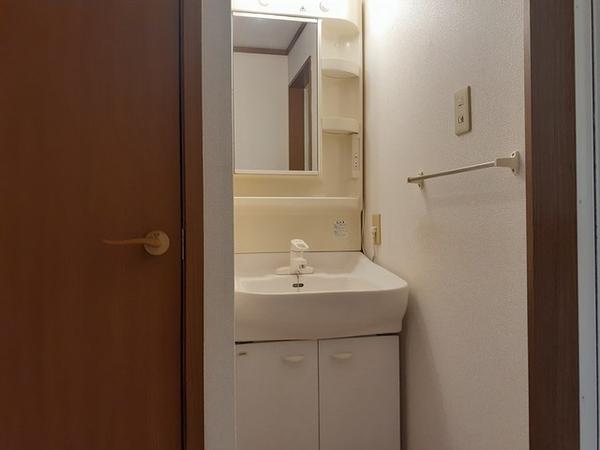 南アルプス市十日市場のアパート