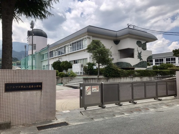 南アルプス市下宮地のアパート(南アルプス市立小笠原小学校)