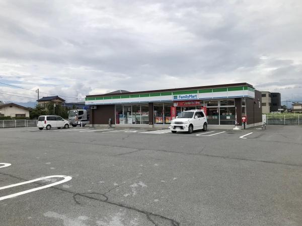 南アルプス市浅原のアパート(ファミリーマート南アルプス藤田店)