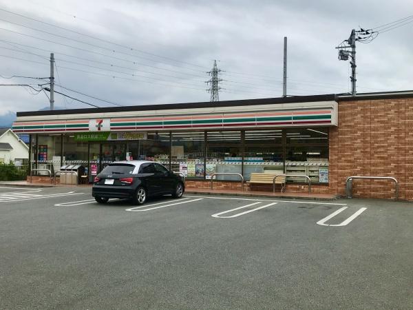 笛吹市石和町松本のアパート(セブン-イレブン甲府川田町店)