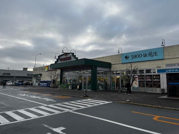 中央市成島のアパート(イッツモア玉穂店)